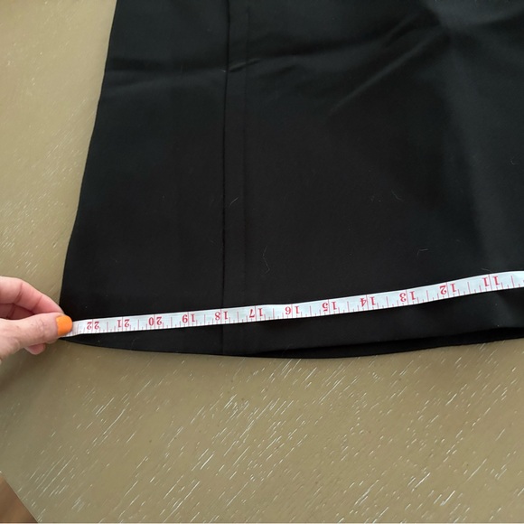 Elegant Black Women's Skirt - Picture 10 of 12